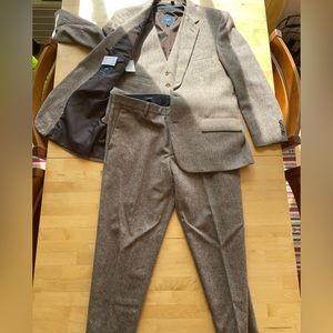 J. Crew - 3 Piece Thompson Suit - Brown Tweed Wool - 42R / 34/30 - NEW WITH TAGS